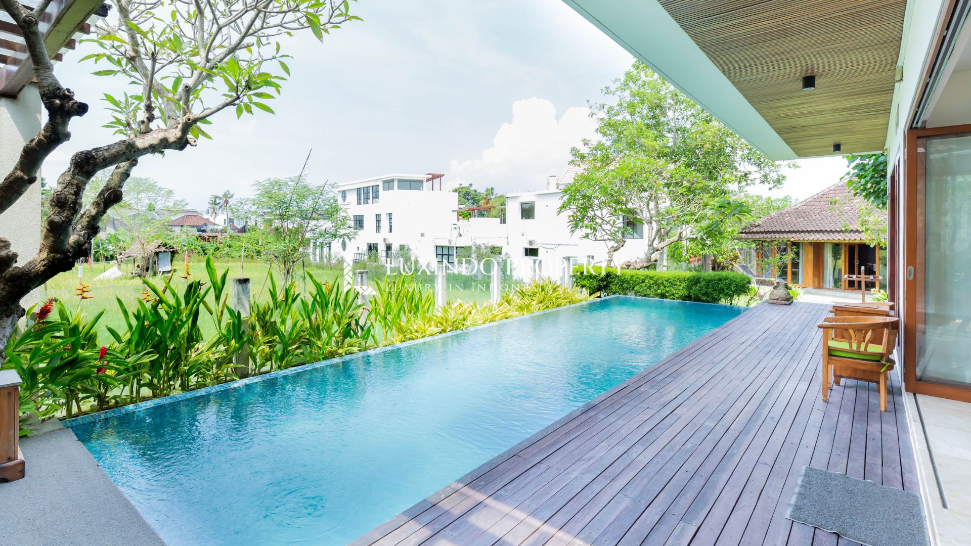 UMALAS - A HIDDEM GEM WITH VERSATILE DESIGN (FHV541)